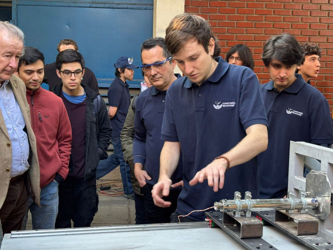 Cohetería Beauchef da un gran paso con exitosa prueba de motor estudiantil